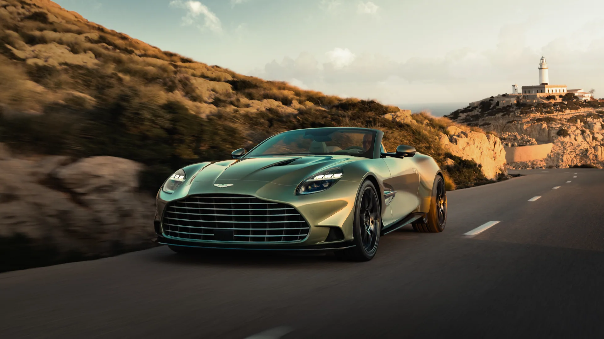 Aston Martin Vanquish Volante 2026