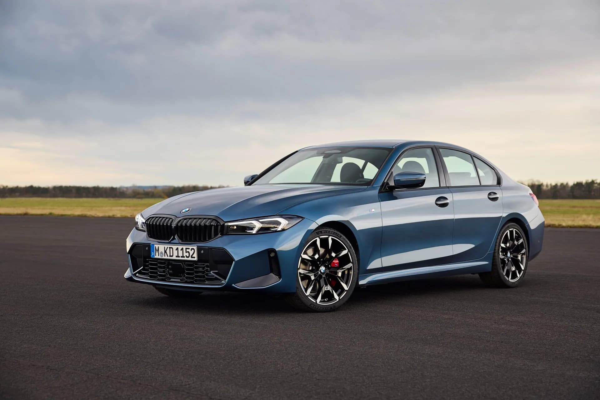 BMW 330e 2026