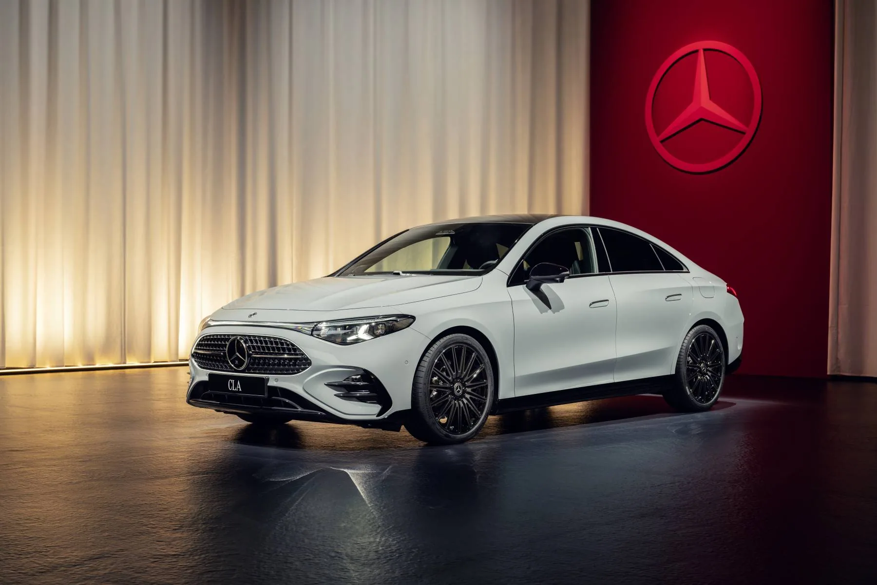 Mercedes-Benz CLA Hybrid 2026