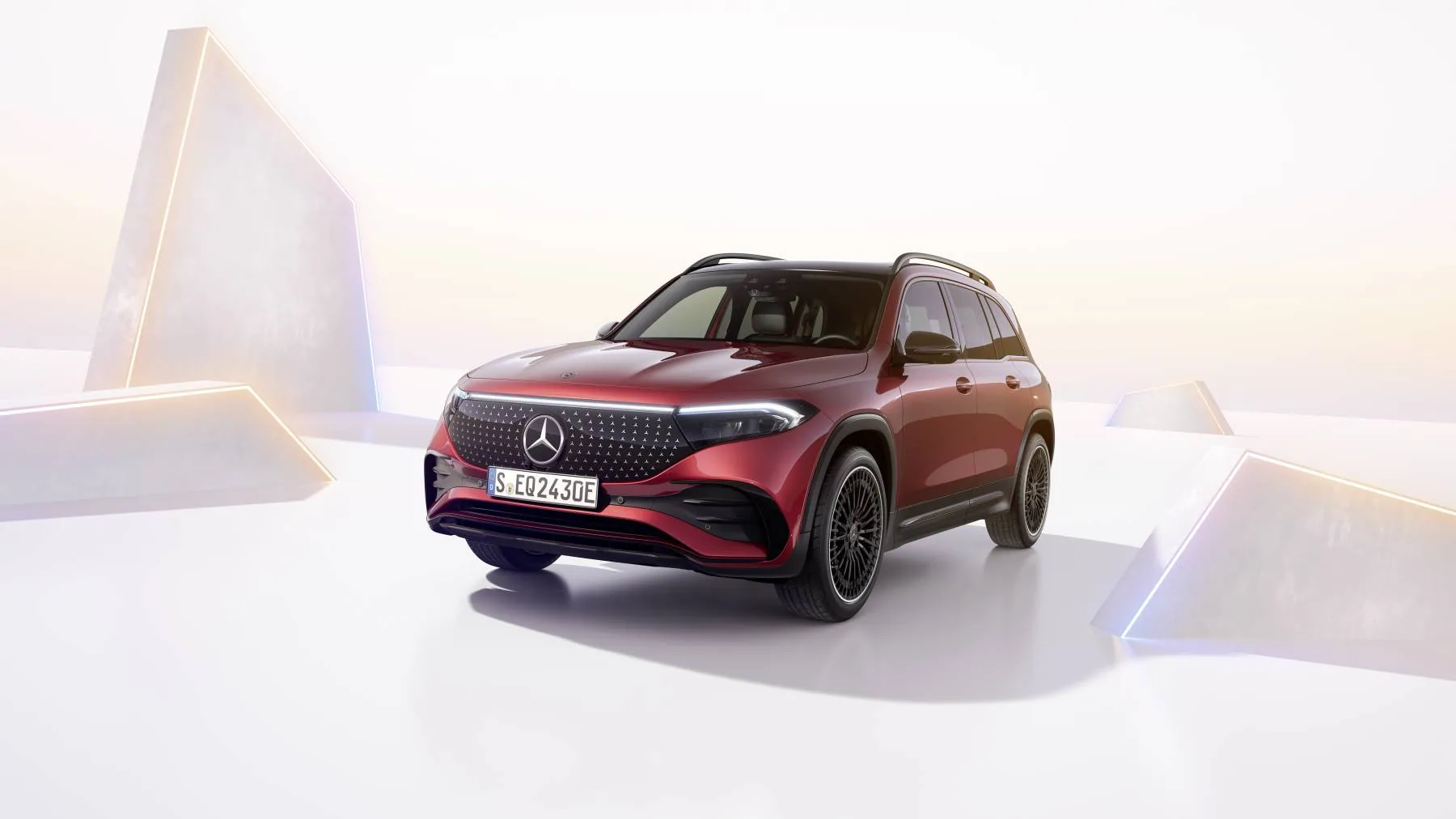 Mercedes-Benz EQB 2026
