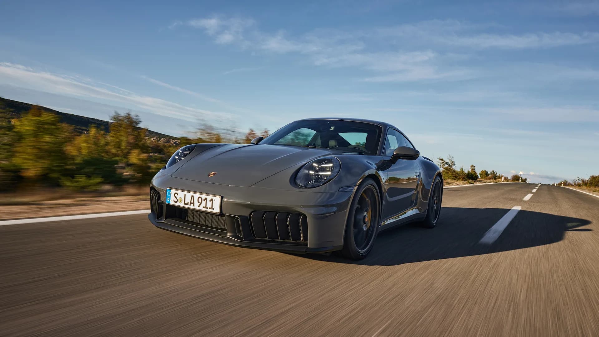 Porsche 911 Carrera GTS T-Hybrid 2026